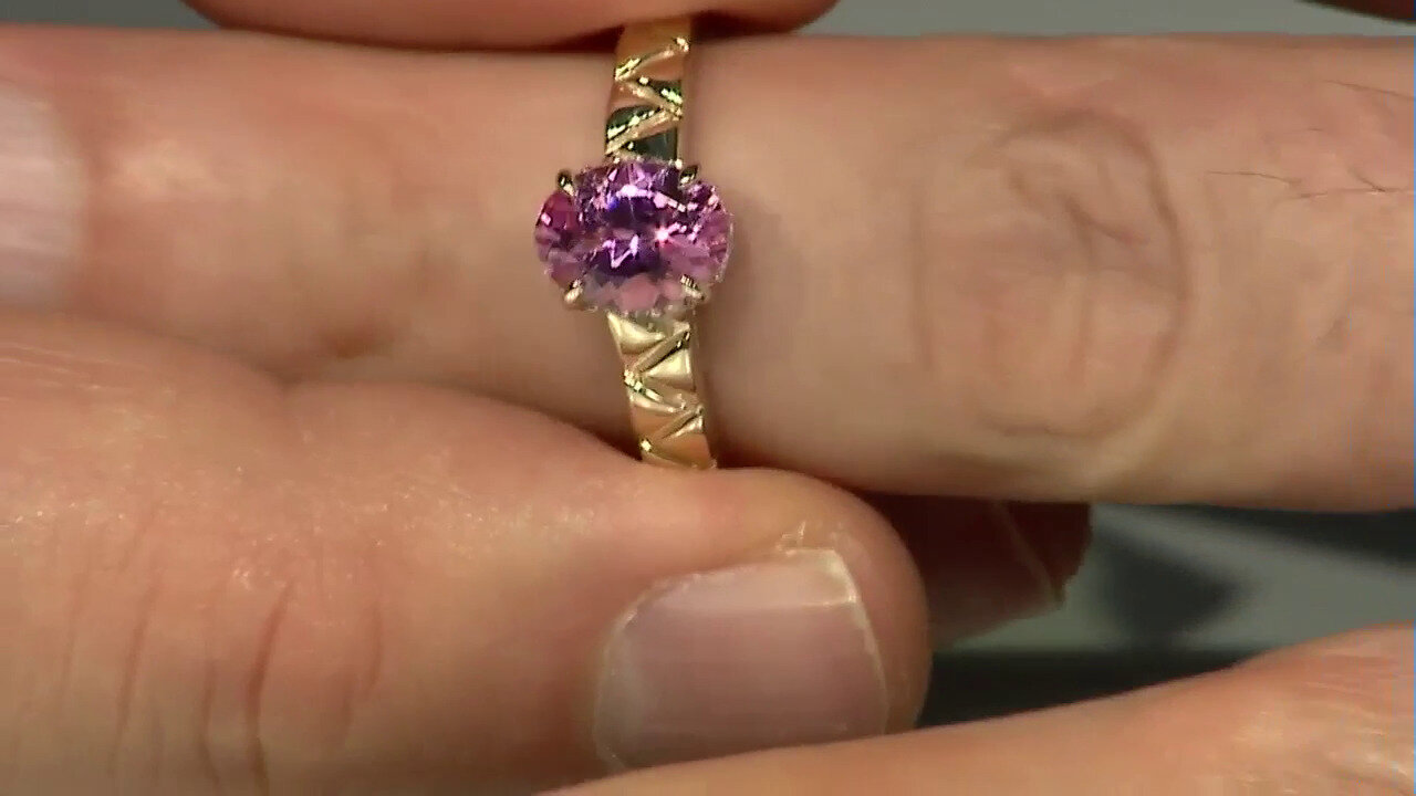 Video Gouden ring met een Californiaanse roze toermalijn (Remy Rotenier)