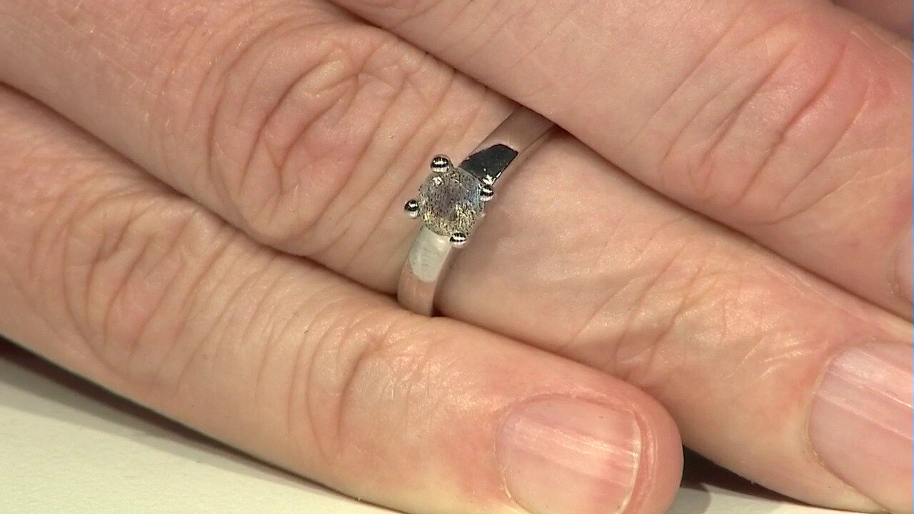 Video Zilveren ring met een spectroliet