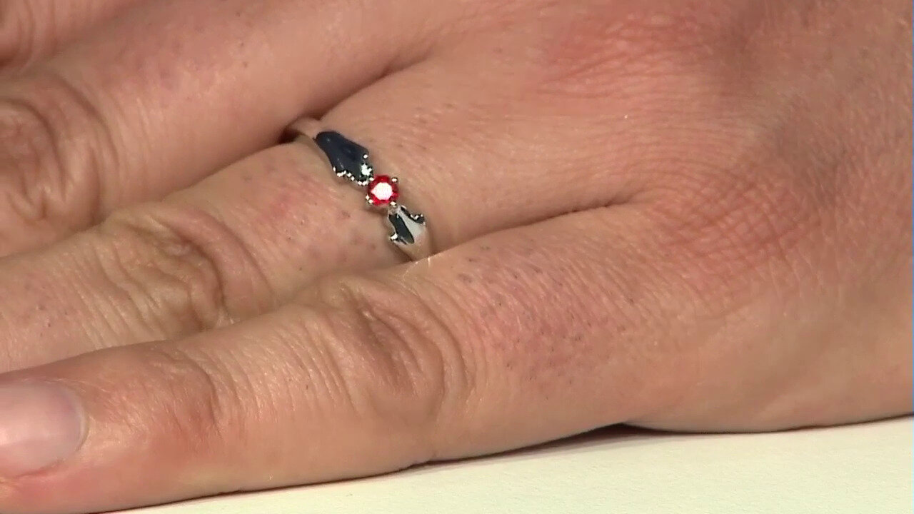 Video Tanzanian Ruby Silver Ring