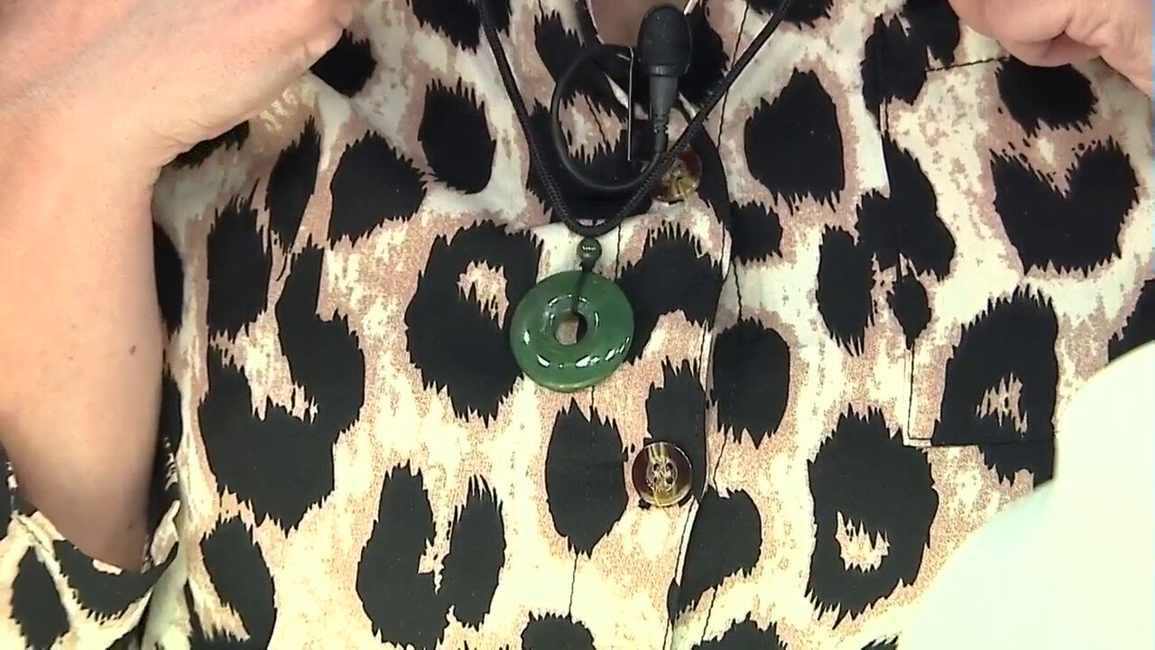 Video Collar con Nefrita