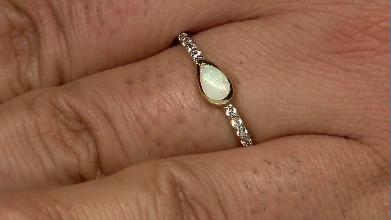 Video White Opal Silver Ring