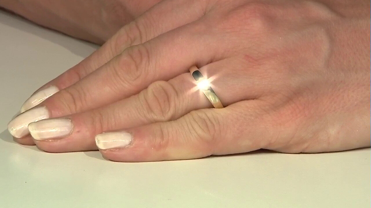 Video Gouden ring met een zwarte diamant