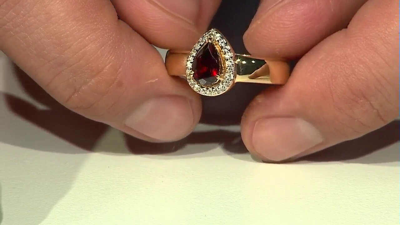 Video Mozambique Garnet Silver Ring