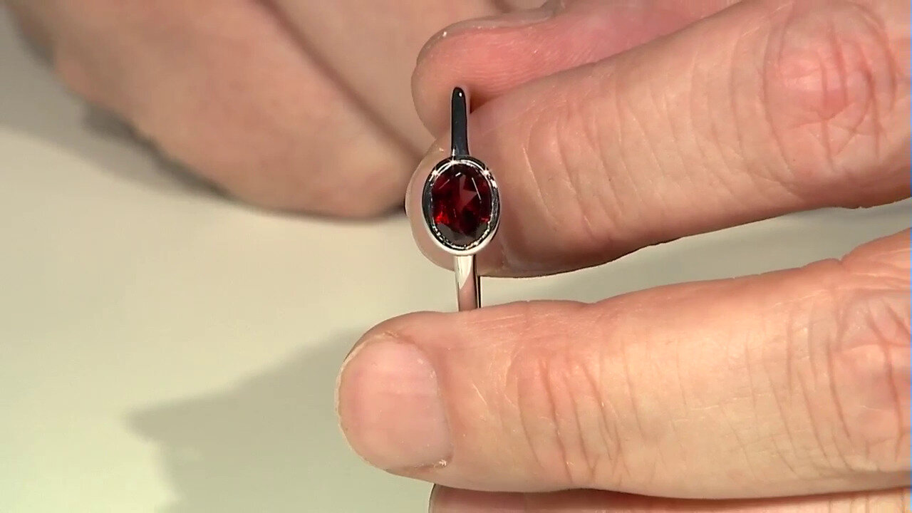 Video Indian Garnet Silver Ring