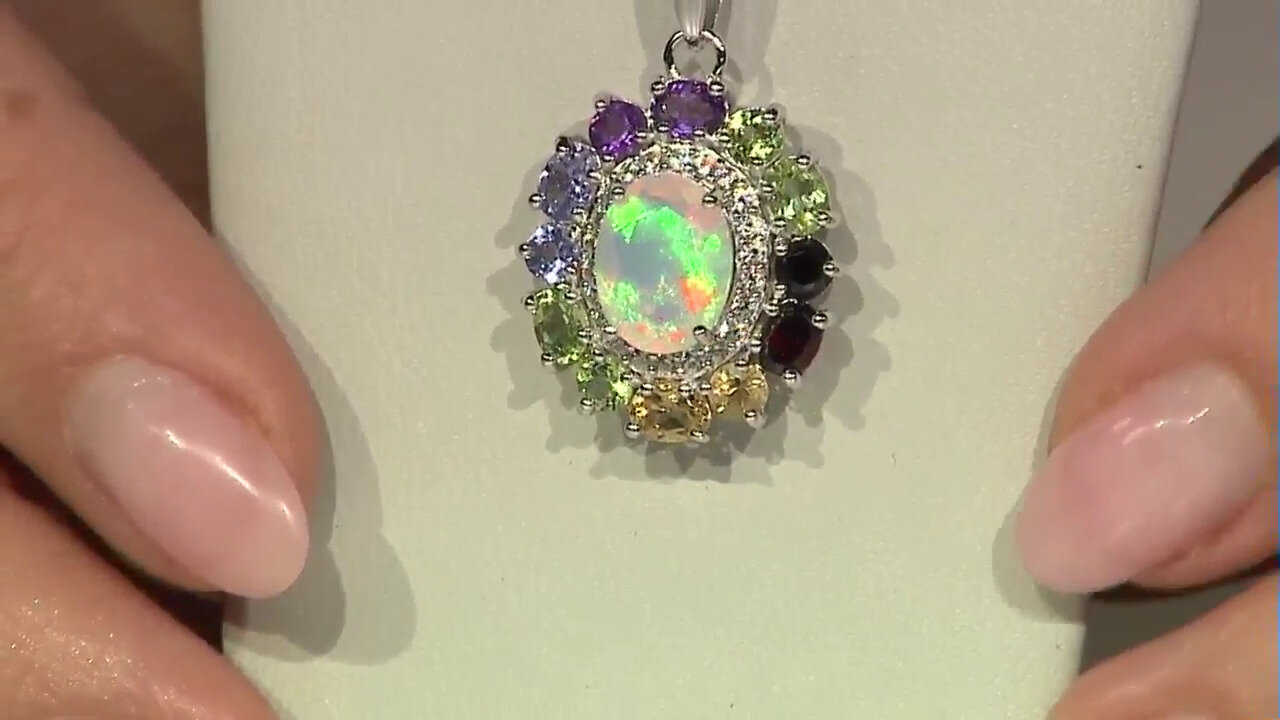 Video Welo Opal Silver Necklace