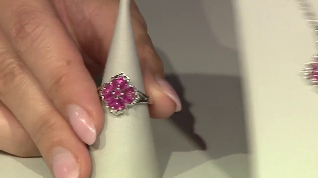 Video Madagascar Ruby Silver Ring