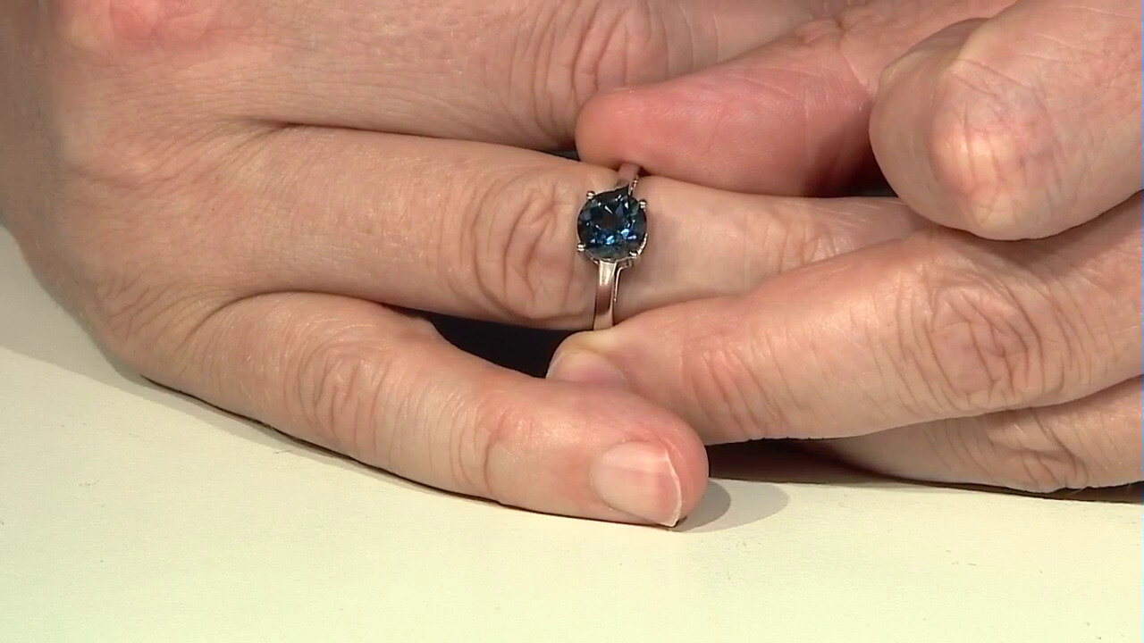 Video Anillo en plata con Topacio azul de Londres