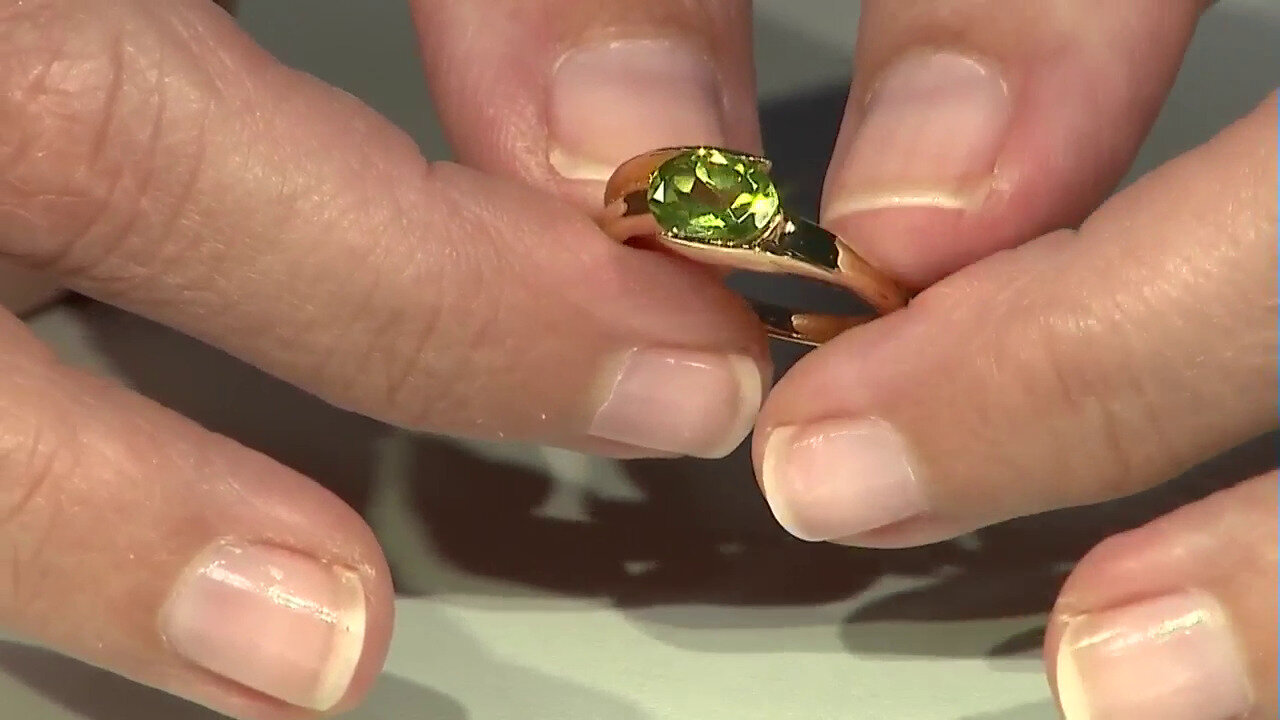 Video Peridot Silver Ring