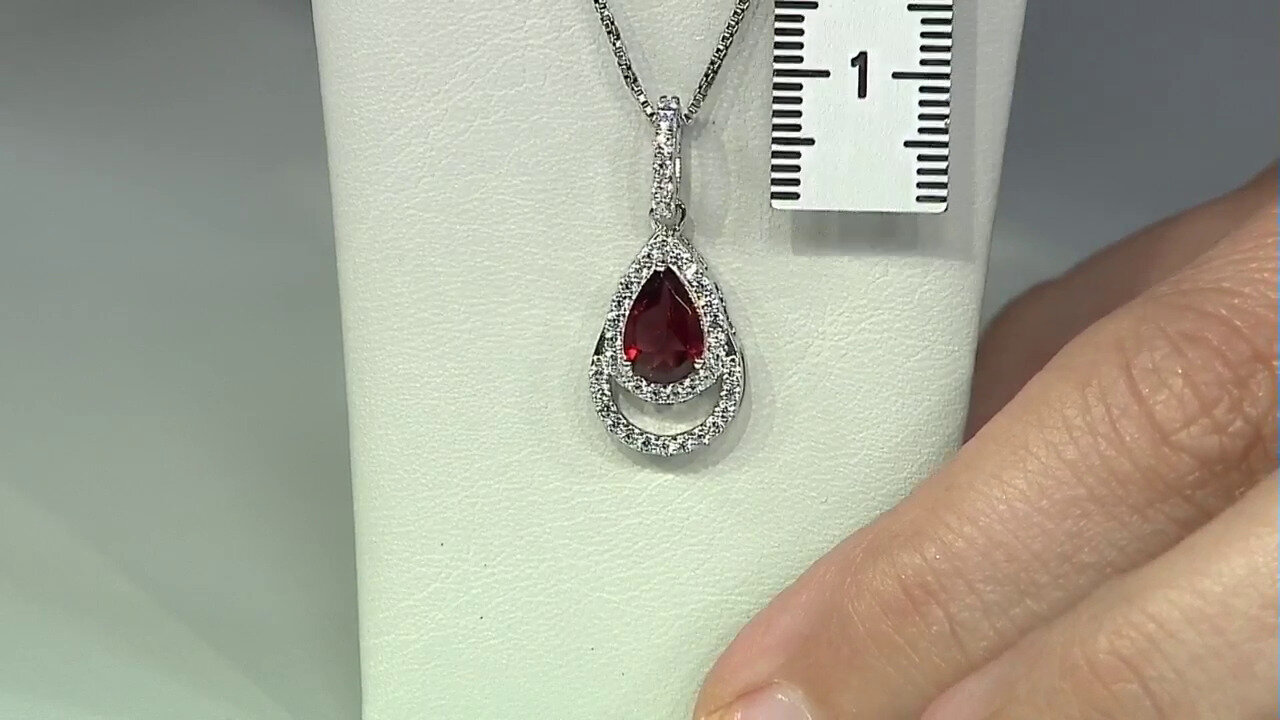 Video Mozambique Garnet Silver Pendant