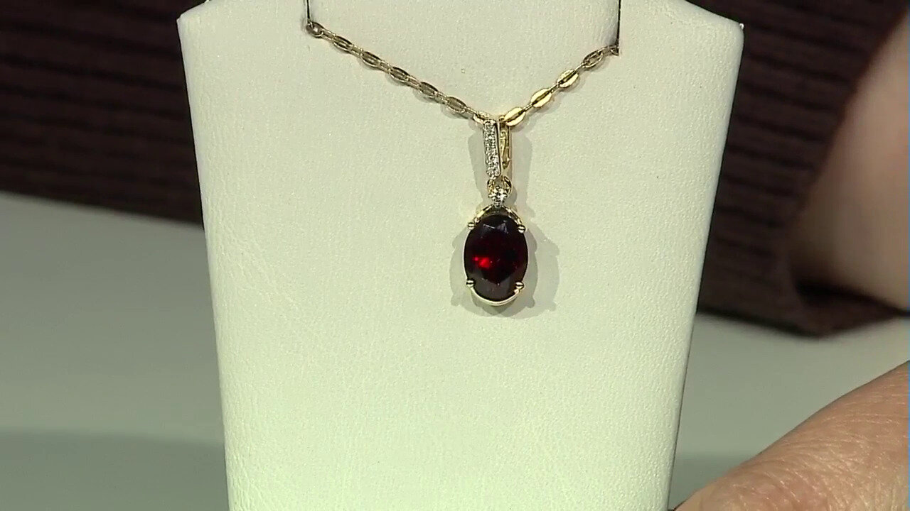 Video Mozambique Garnet Silver Pendant