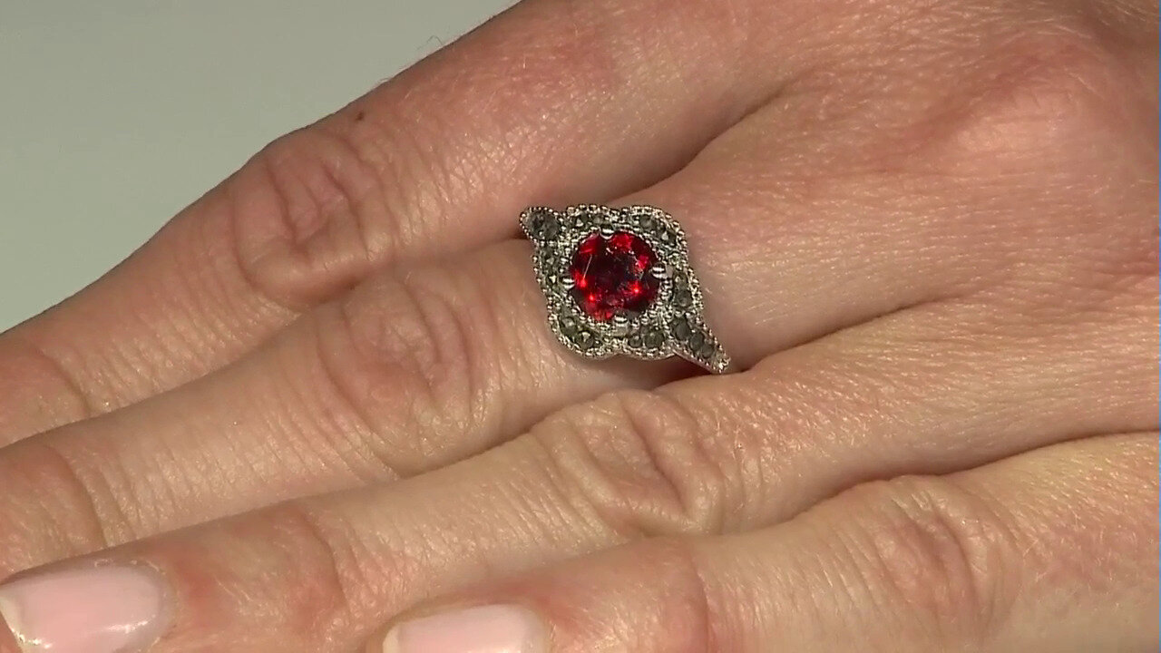 Video Mozambique Garnet Silver Ring