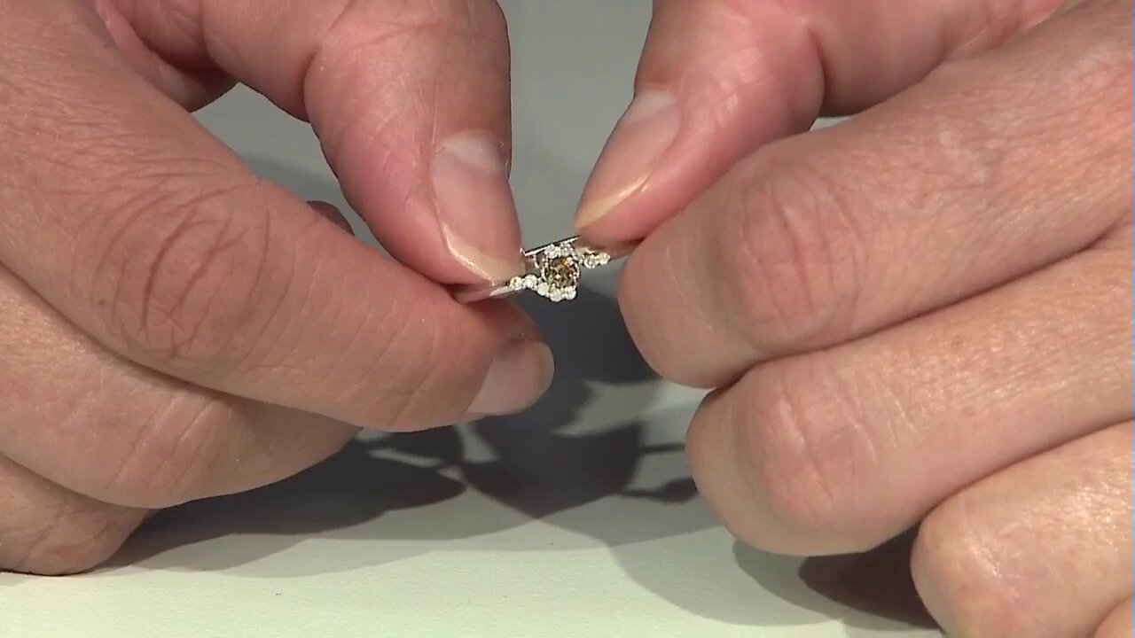 Video Zilveren ring met een I2 Champagne Diamant