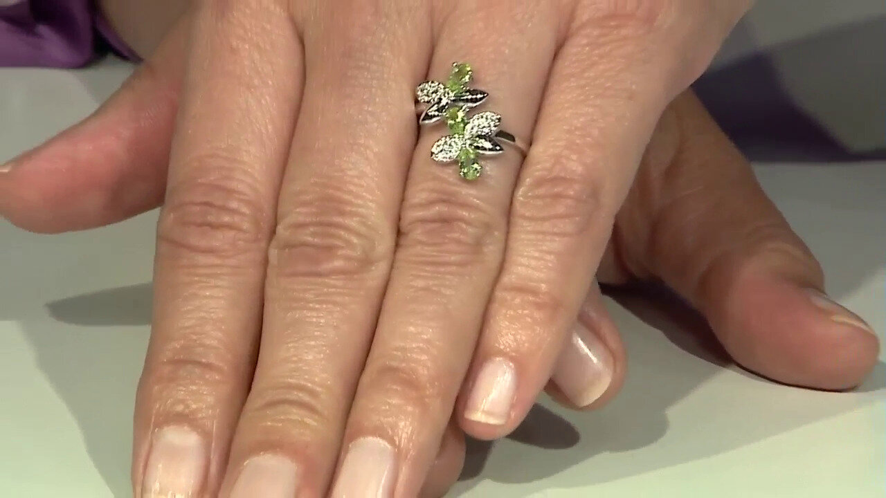 Video Peridot Silver Ring