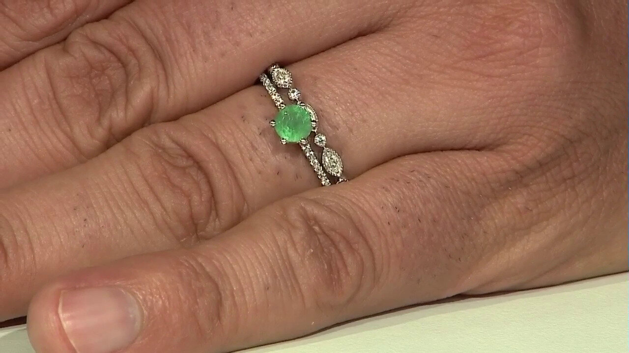 Video Anillo en plata con Esmeralda de Rusia