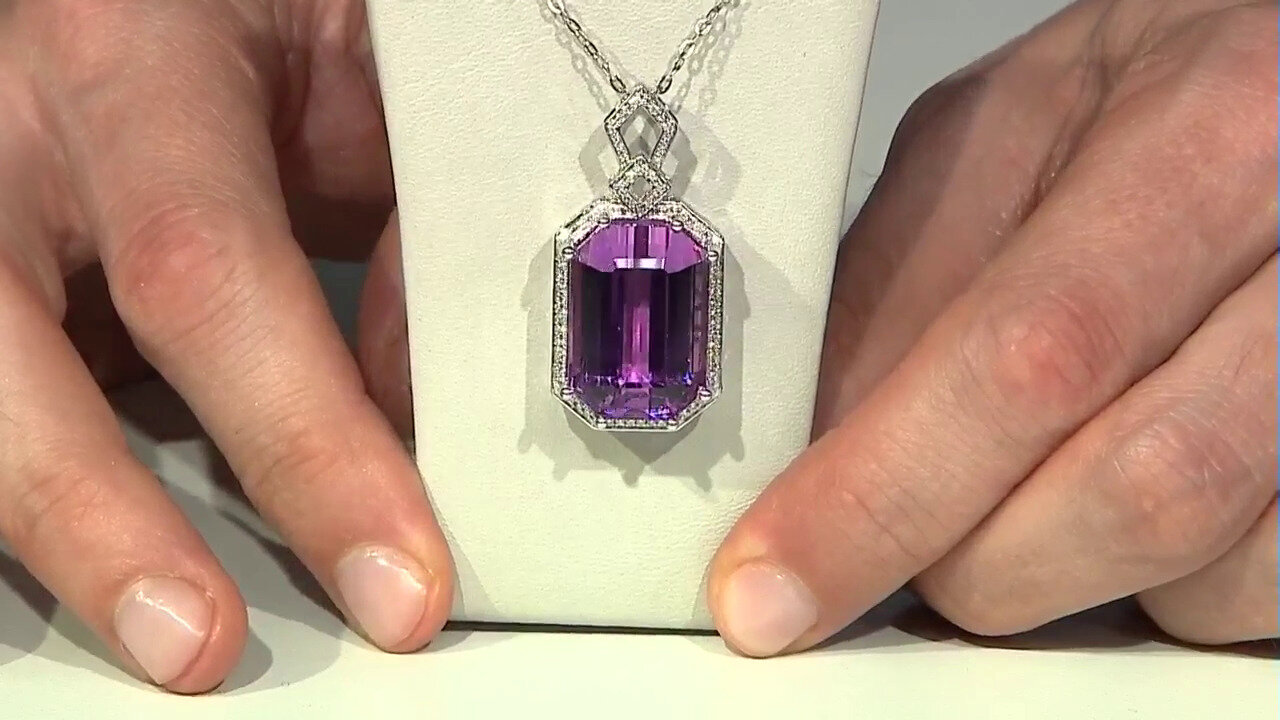 Video 18K Patroke Kunzite Gold Pendant (AMAYANI)