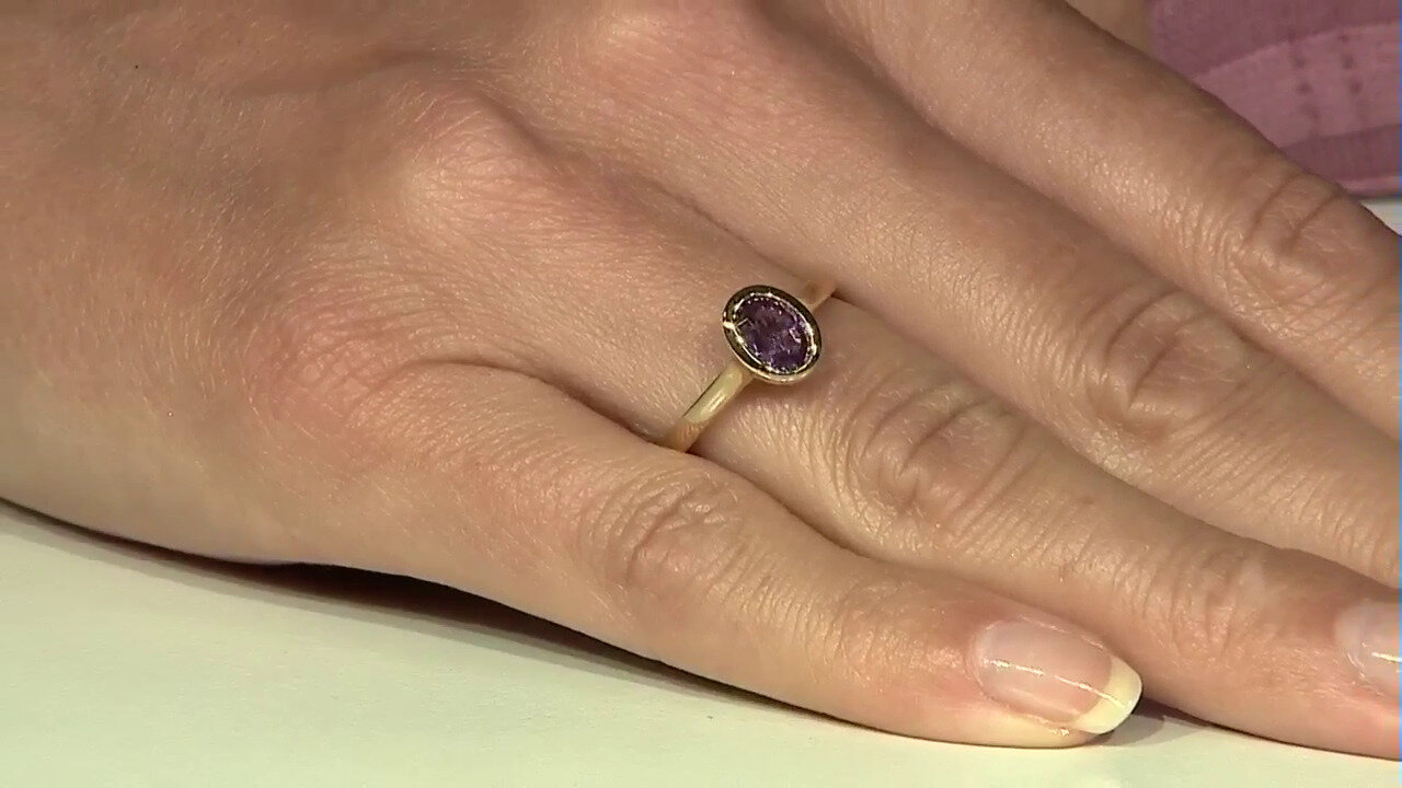 Video Bague en or et Saphir pourpre de Ceylan non chauffé