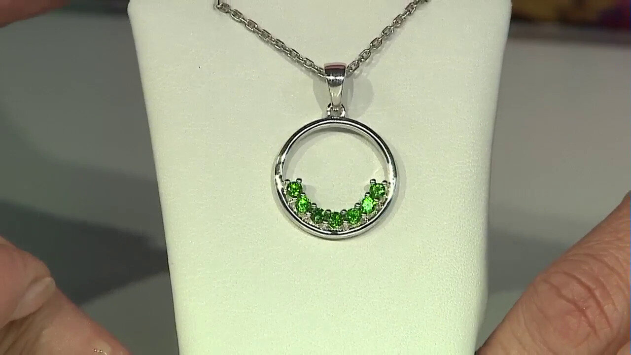 Video Pendentif en argent et Diopside de Russie