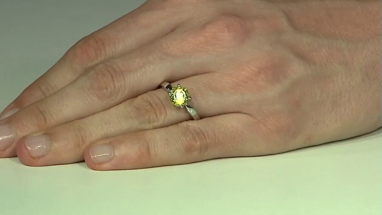 Video Zilveren ring met een Ouro Verde kwarts