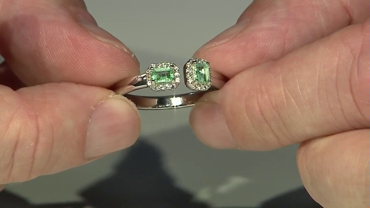 Video Ethiopian Emerald Silver Ring