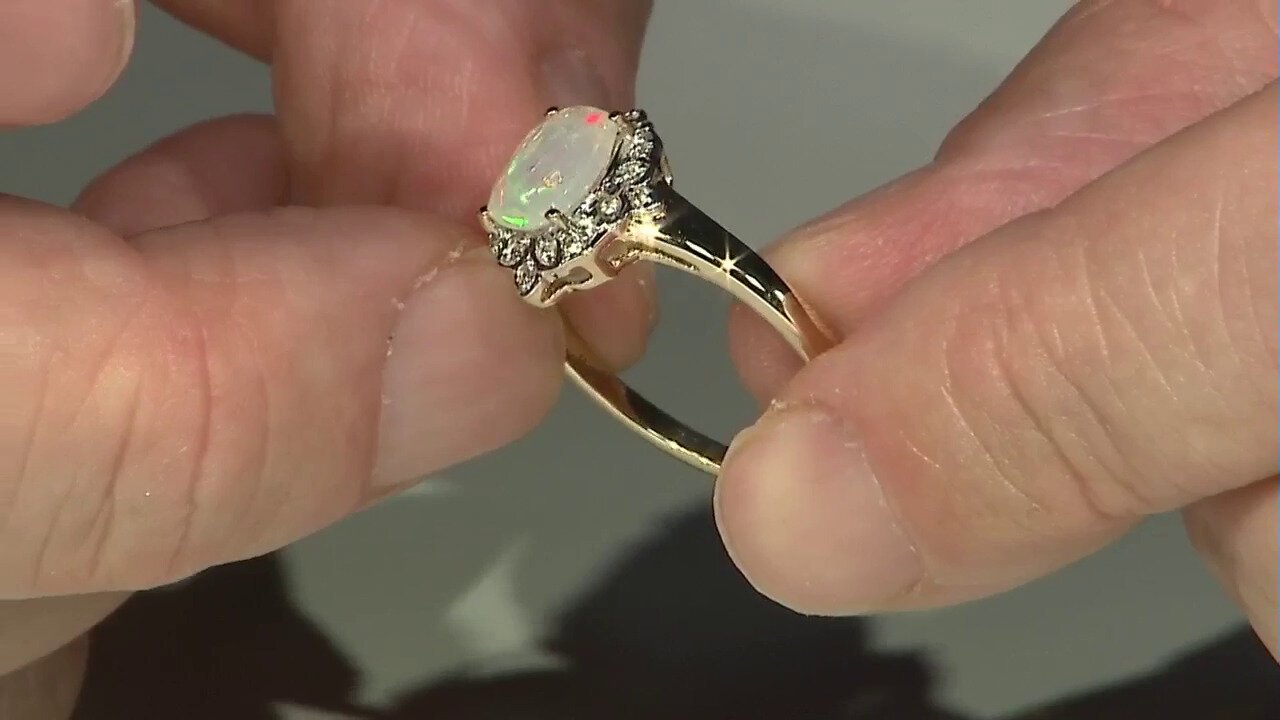 Video Gouden ring met een Welo-opaal