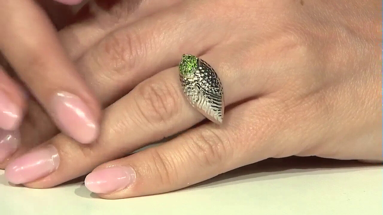 Video Russian Diopside Silver Ring (SAELOCANA)