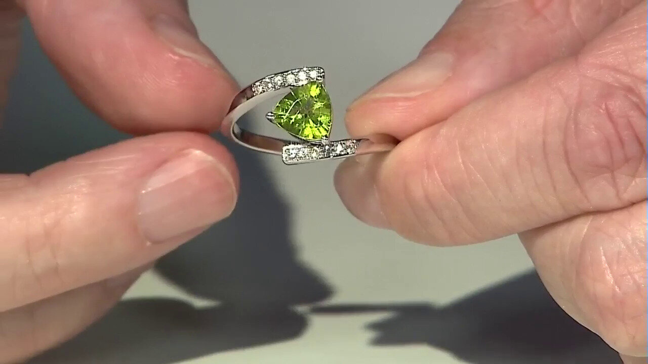 Video Peridot Silver Ring