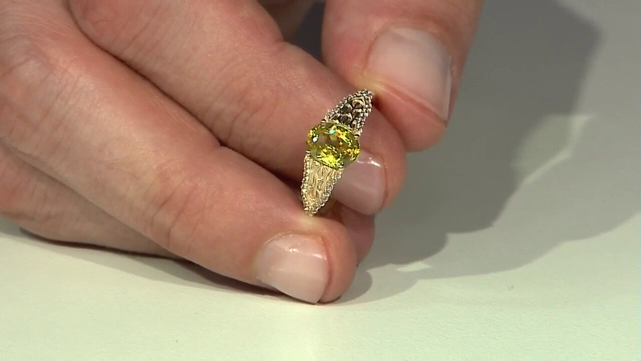 Video Gouden ring met een Sfeen