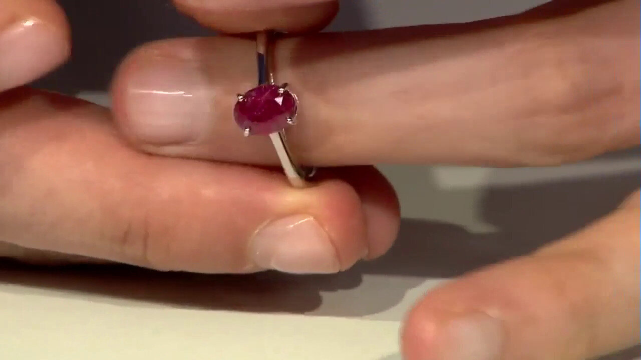 Video Madagascar Ruby Silver Ring