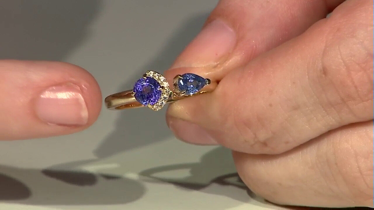 Video Gouden ring met een Onverhitte blauwe Ceylon saffier (Adela Gold)