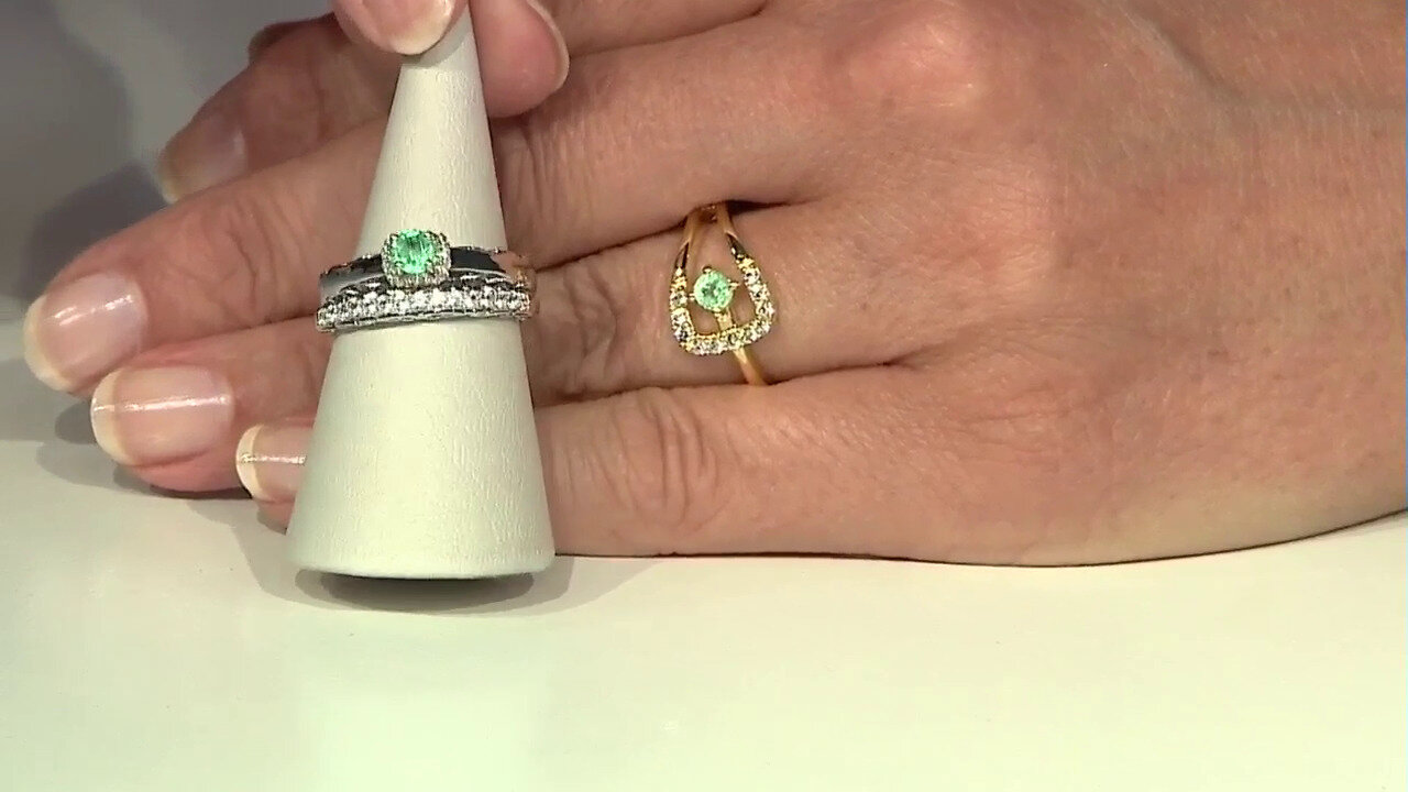 Video Bague en argent et Emeraude de Russie