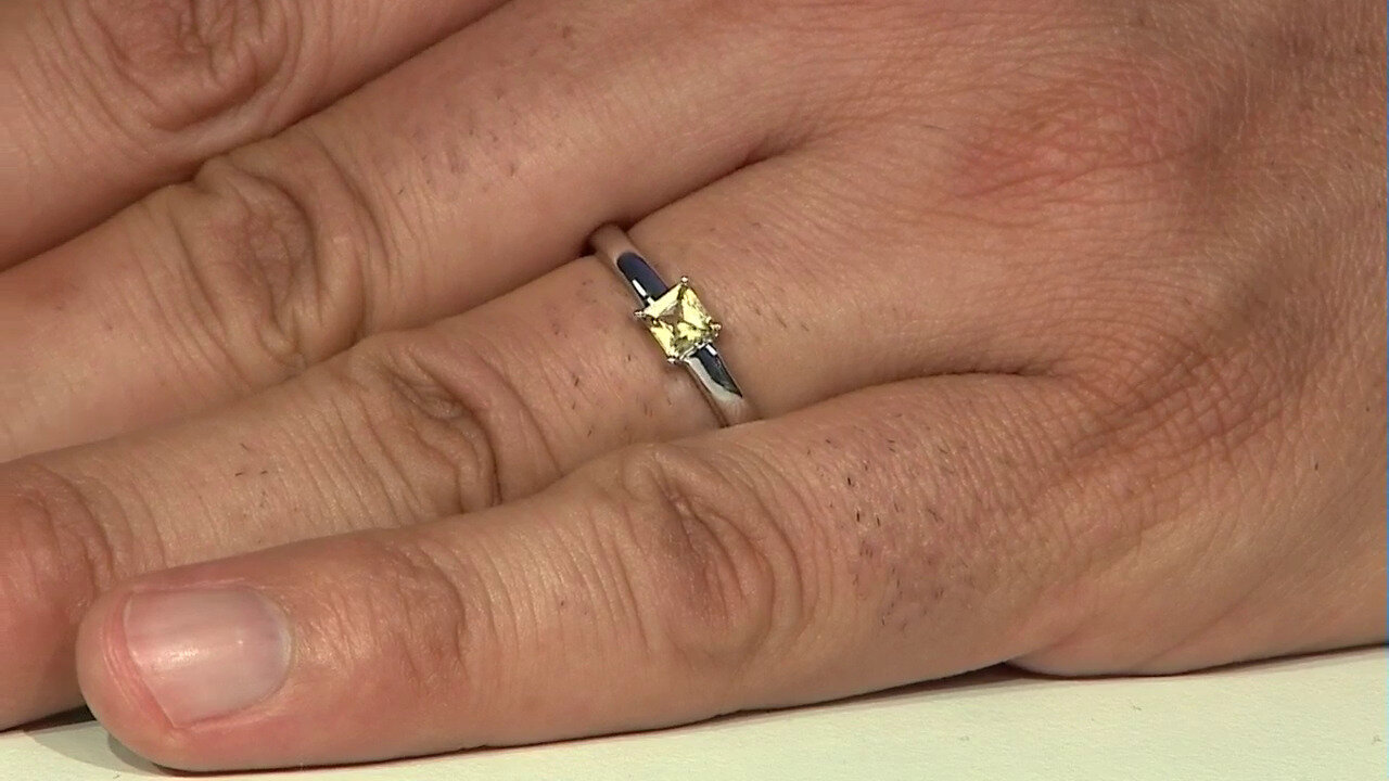 Video Anillo en plata con Berilo amarillo