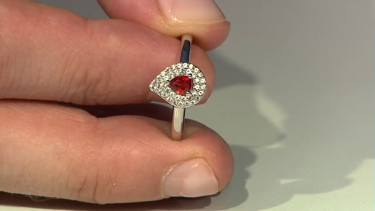 Video Tanzanian Ruby Silver Ring