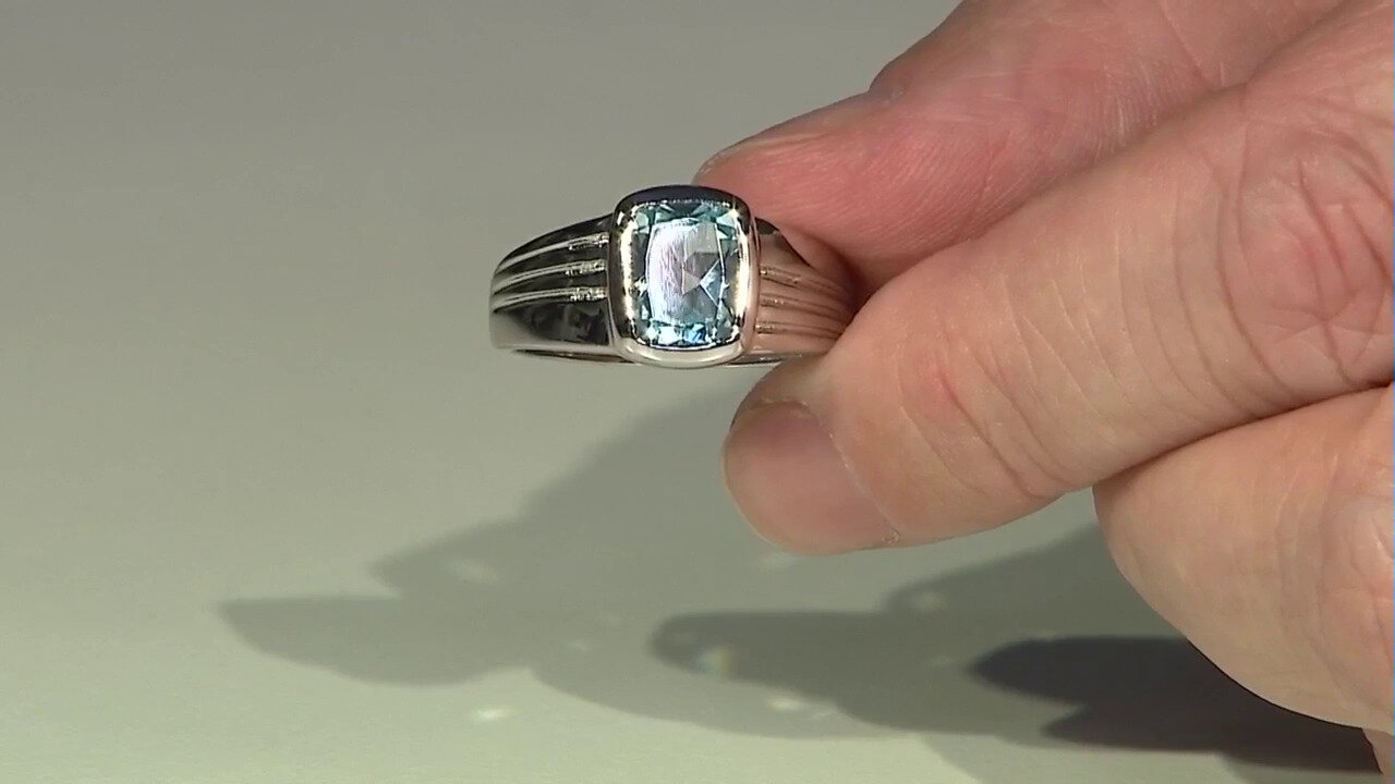 Video Zilveren ring met een hemel-blauwe topaas