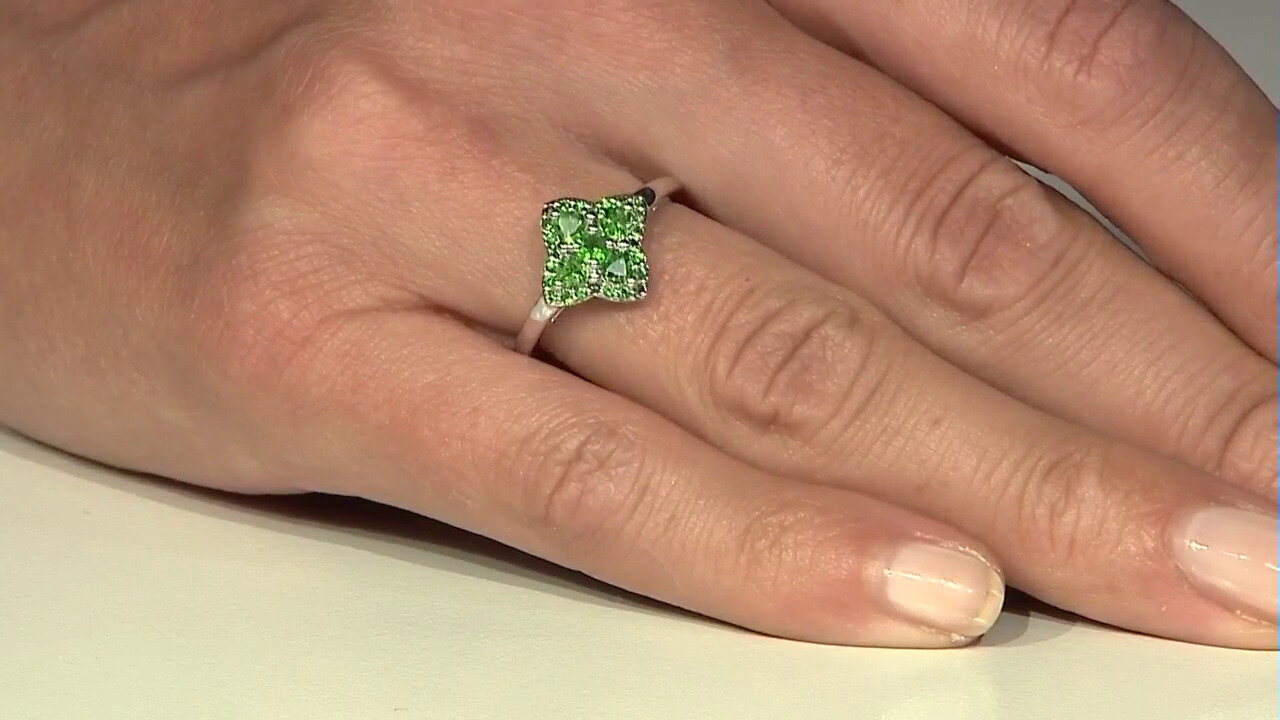 Video Tanzanian Tsavorite Silver Ring