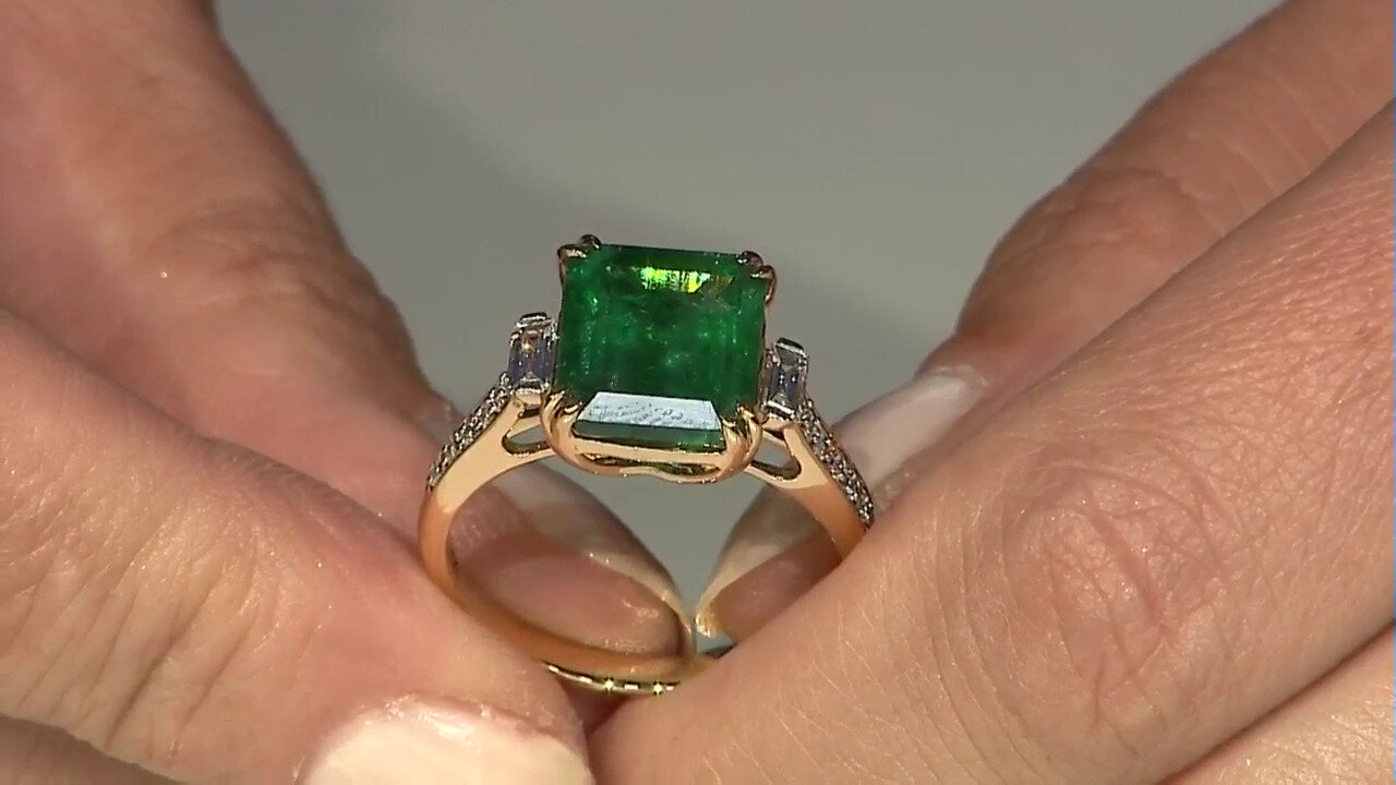 Video 18K AAA Zambian Emerald Gold Ring (D'vyere)