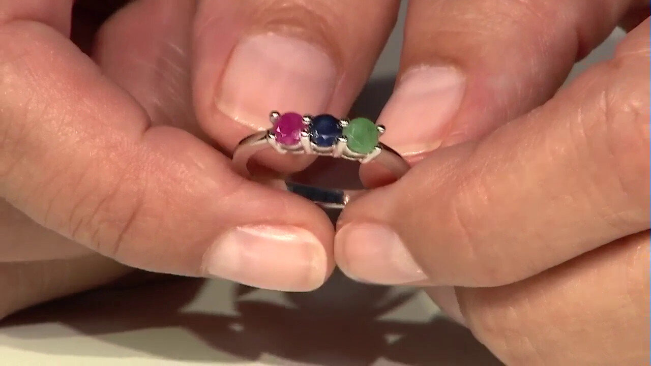 Video Brazilian Emerald Silver Ring