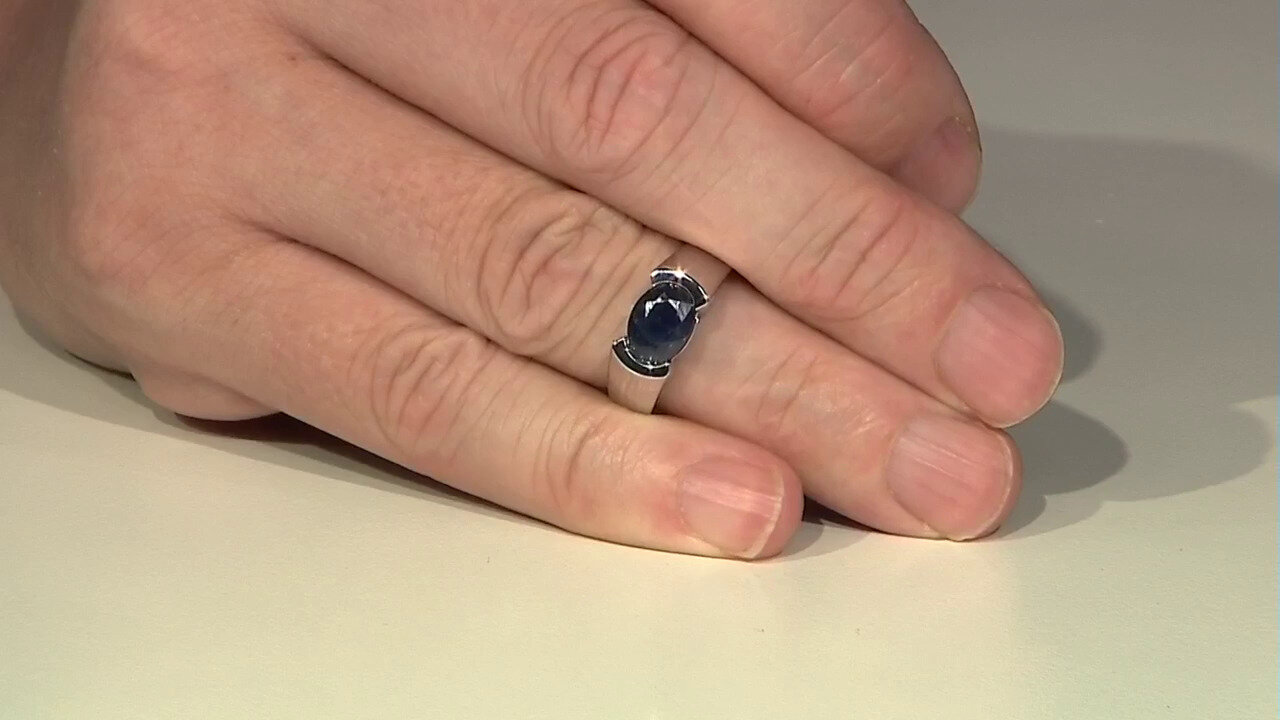 Video Blue Sapphire Silver Ring