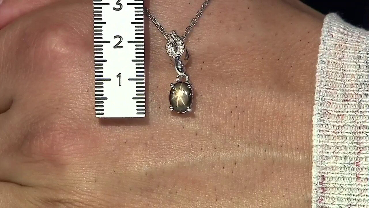 Video Pendentif en argent et Saphir étoilé noir