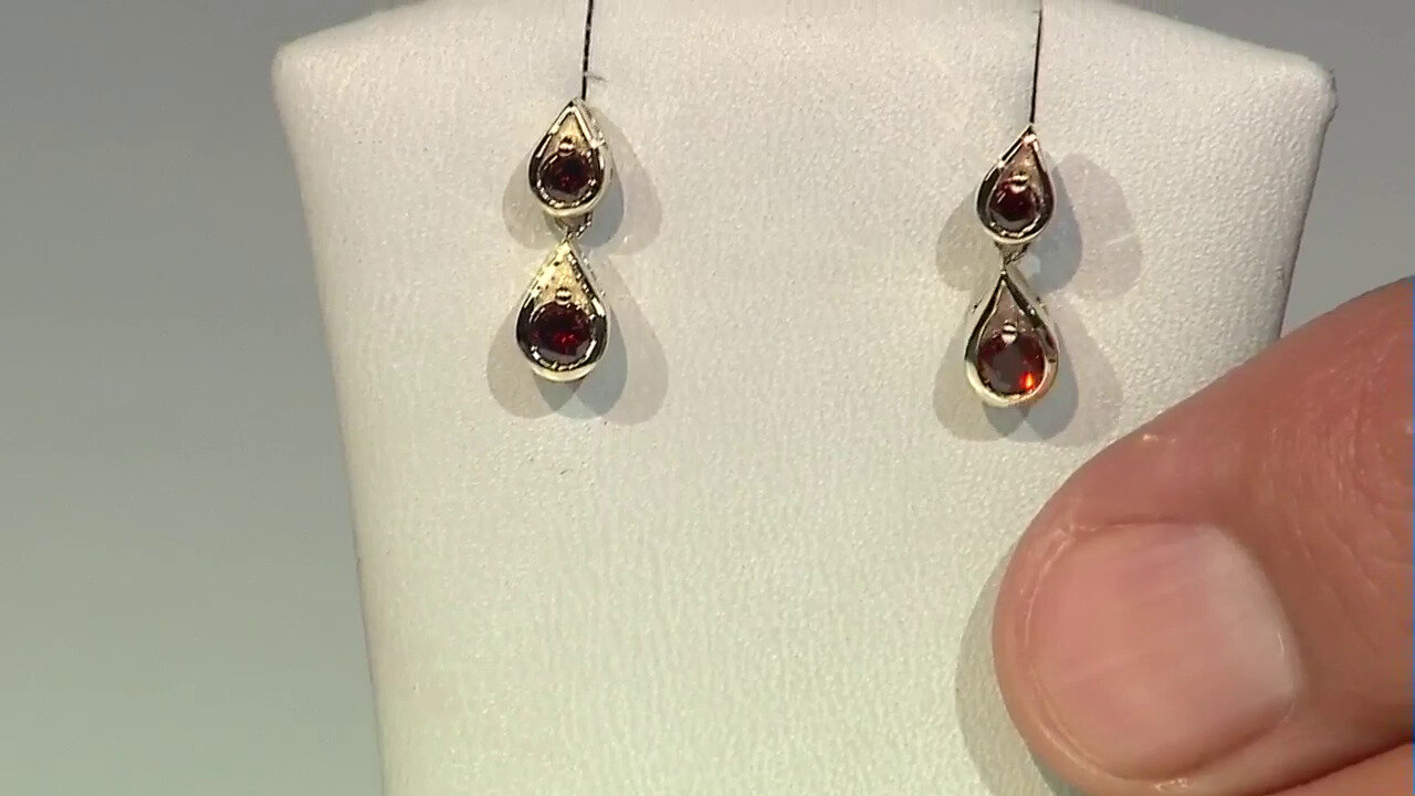 Video 9K I3 Red Diamond Gold Earrings