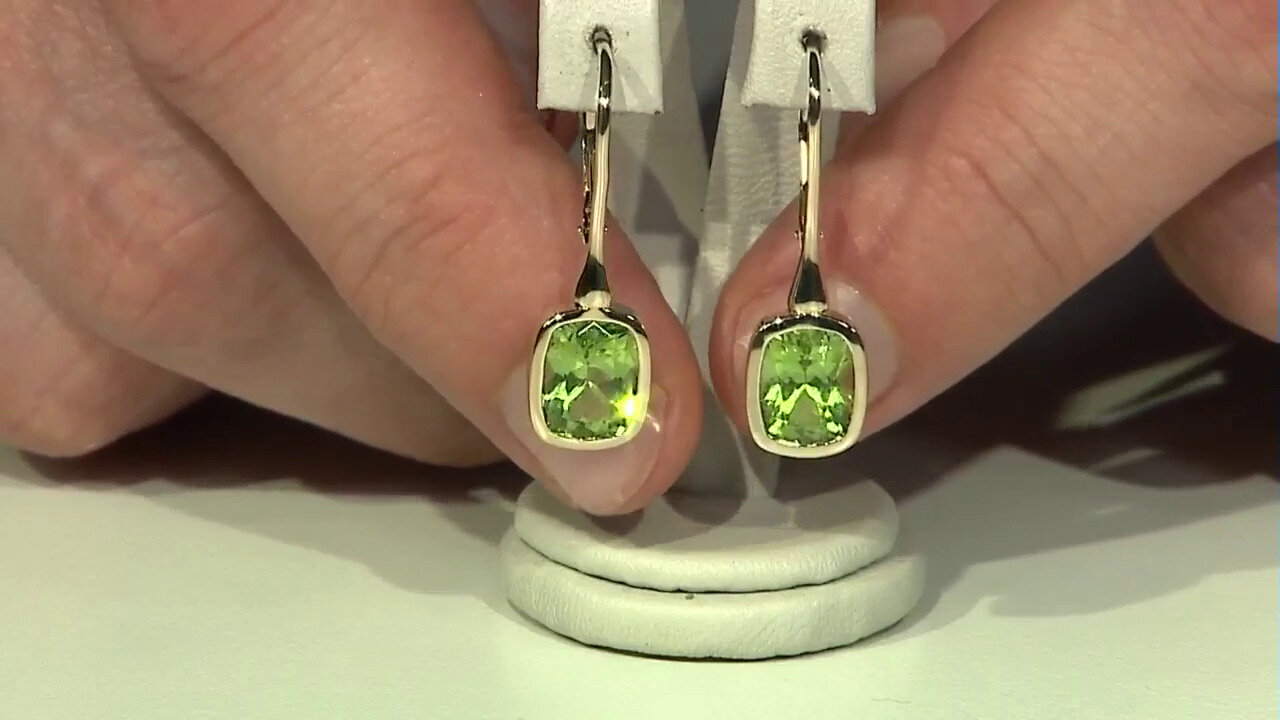 Video 9K Wagogo Peridot Gold Earrings