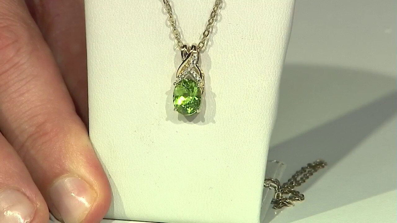 Video 9K Wagogo Peridot Gold Pendant