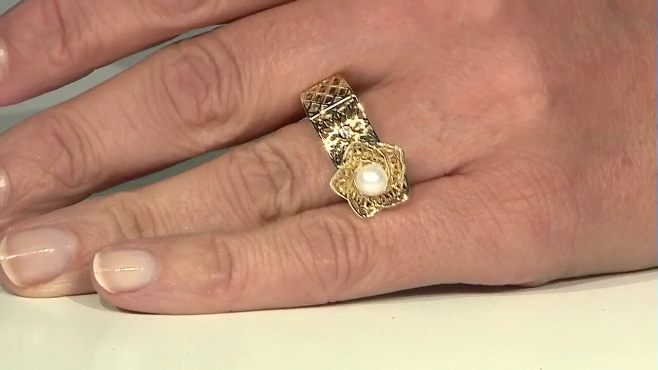 Video 9K White Freshwater Pearl Gold Ring (Ornaments by de Melo)