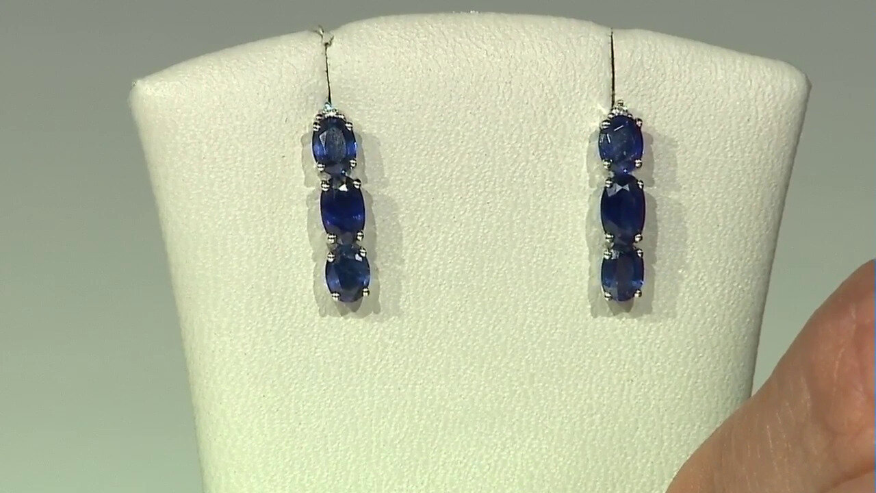 Video 18K Ceylon Blue Sapphire Gold Earrings (CIRARI)