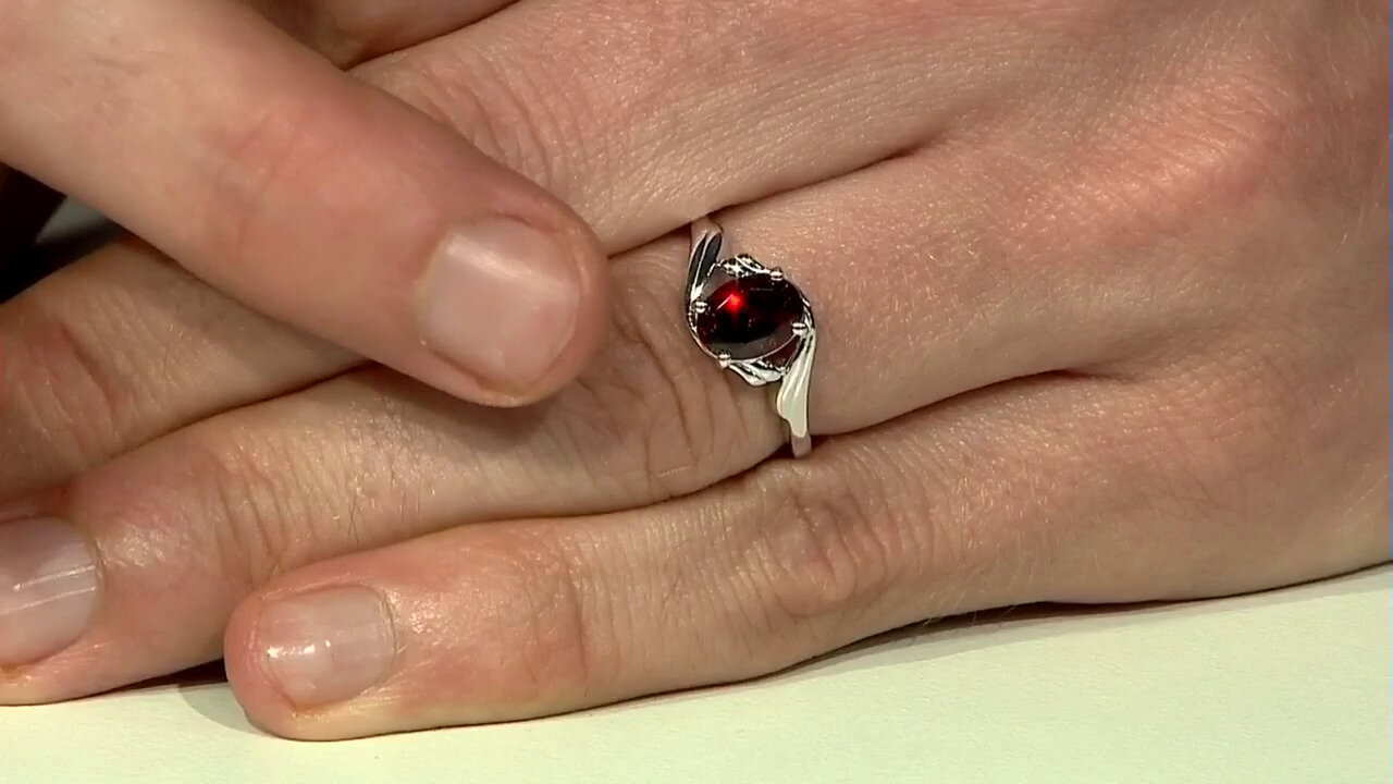 Video Indian Garnet Silver Ring