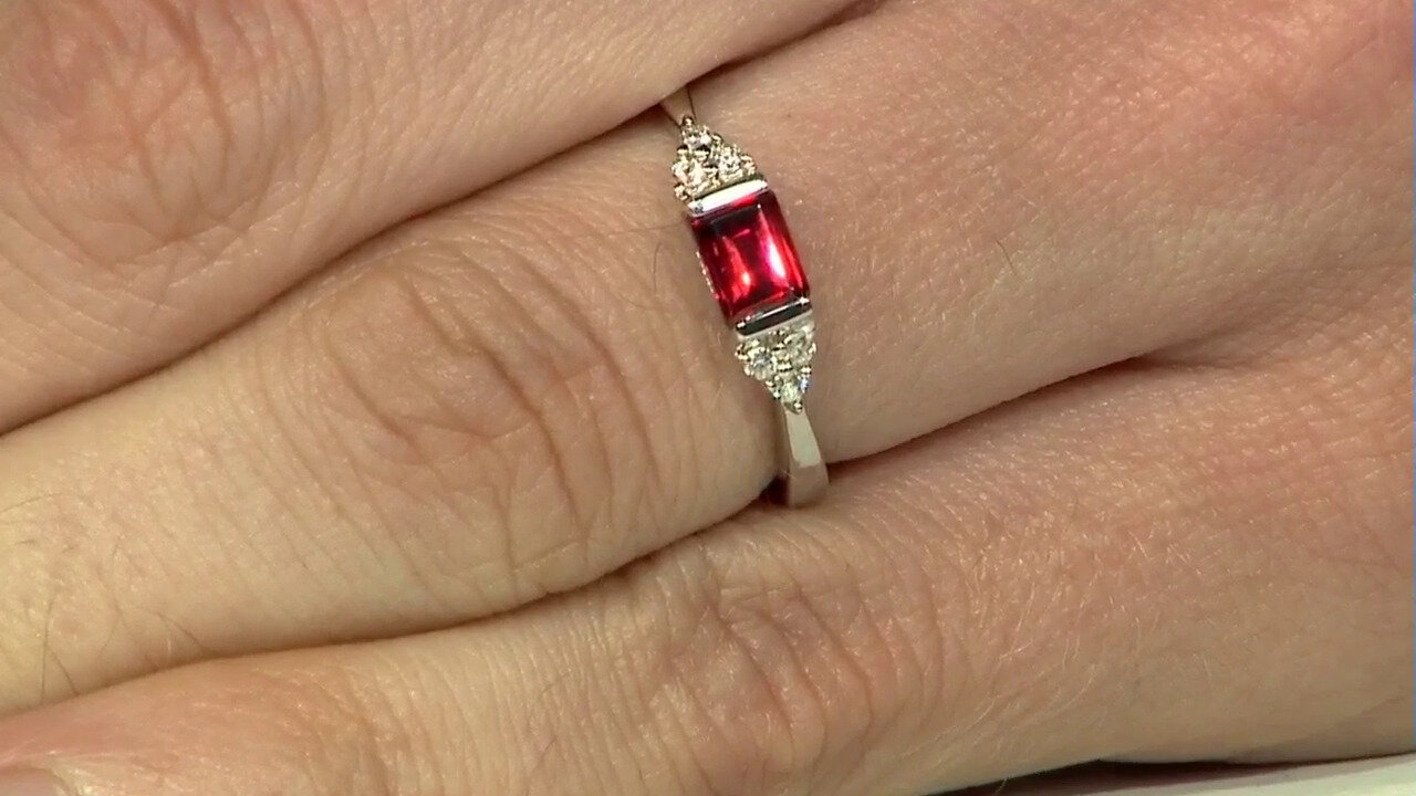 Video Mozambique Garnet Silver Ring