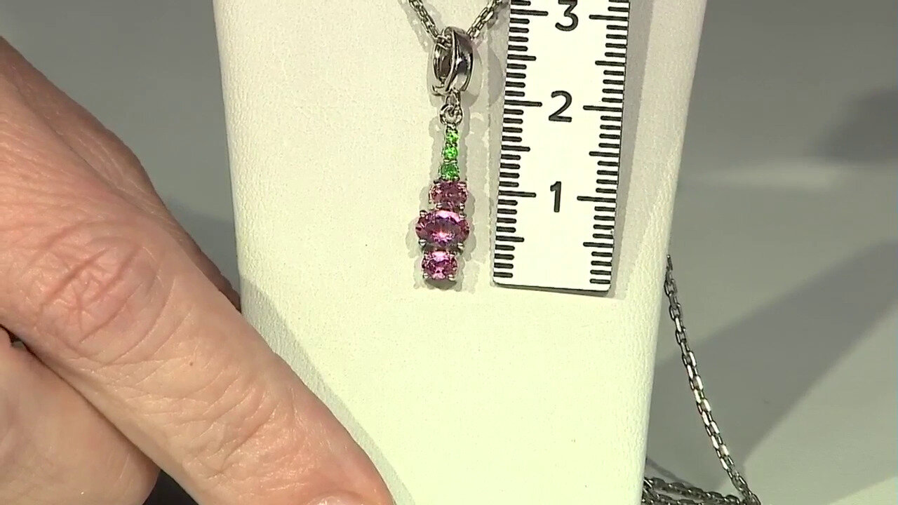 Video Pendentif en argent et Tourmaline rose du Nigéria