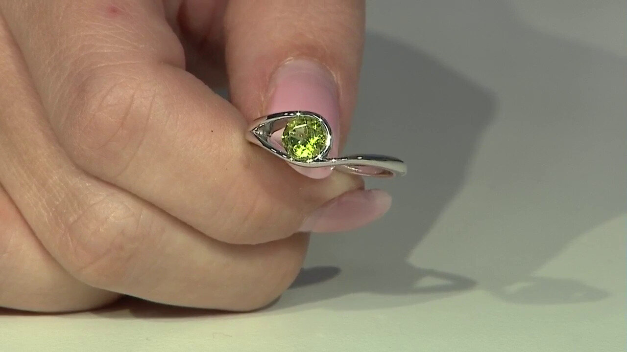 Video Peridot Silver Ring