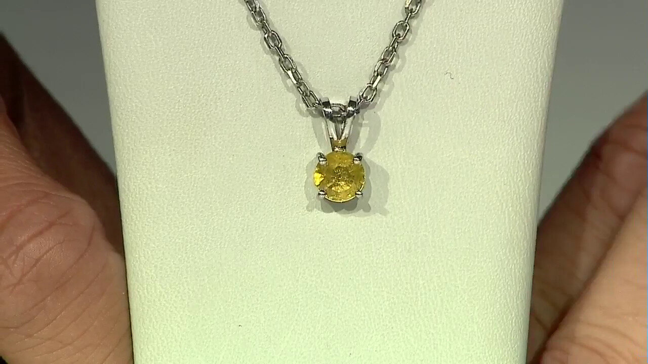 Video Pendentif en argent et Saphir jaune de Madagascar