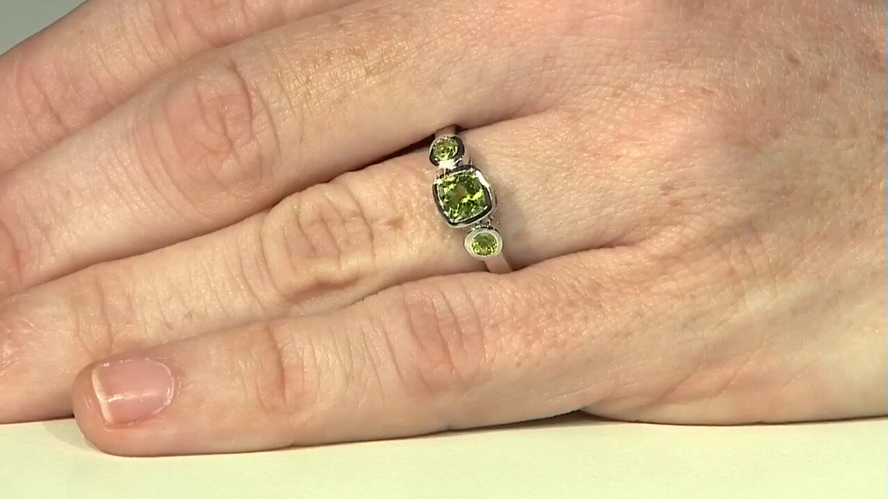 Video Peridot Silver Ring