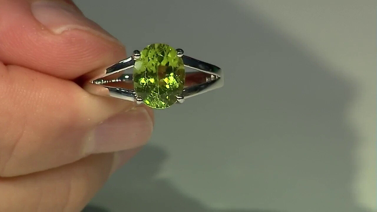 Video Peridot Silver Ring